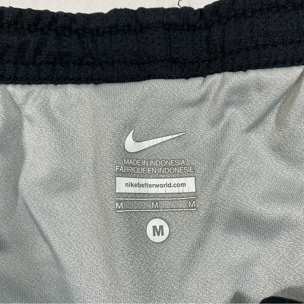 Nike Athletic Shorts Running Shorts black pink woman’s size medium shorts - Picture 2 of 5